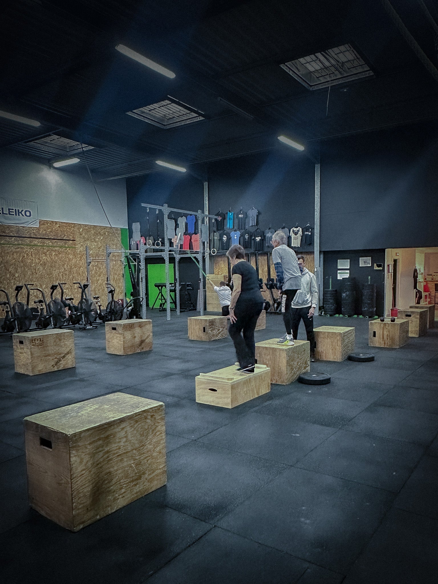 JEAN-LUC, 76 ANS : LE CROSSFIT POUR LES SENIORS AU MANS